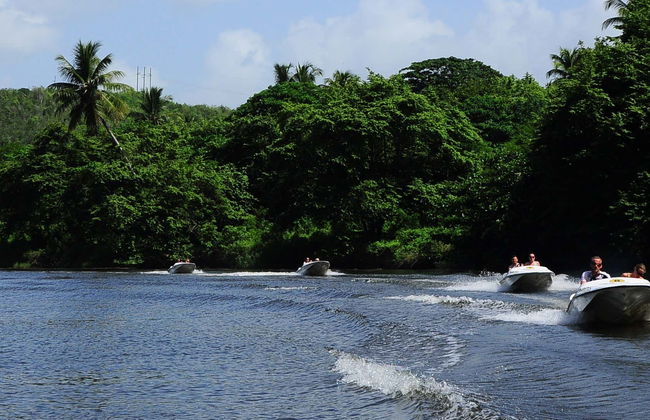 Conducción de lancha rápida por el río Chavón - Foto 6