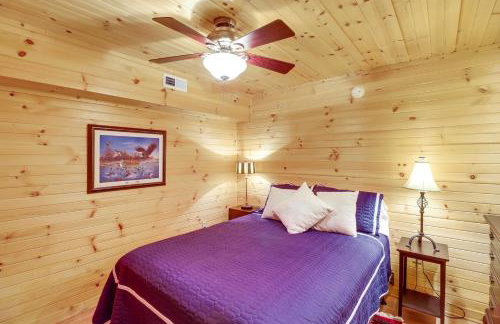 Peaceful Greers Ferry Cabin with Deck and Lake View! - Foto 18