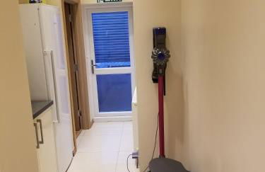 London Luxury Apartment 4 Bedroom Sleeps 12 people with 4 Bathrooms 1 Min walk from Station - Foto 16