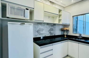 INCRIVEL FLAT 3 MINUTOS do CENTRO COM CHURRASQUEIRA E AR CONDICIONADO - Foto 14