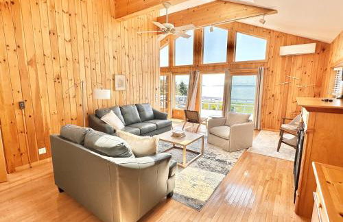 Beachfront 4 BR Spacious House! [Coastal Haven] - Foto 8
