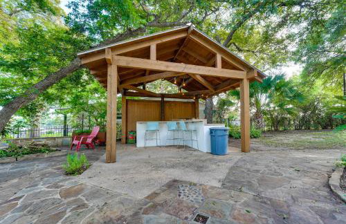 4-Season Boathouse, Hot Tub! Guadalupe River Oasis - Foto 39