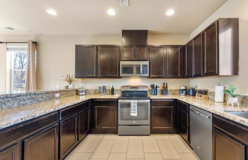 MidTown Hideaway Fire Pit and King Beds - Photo 28