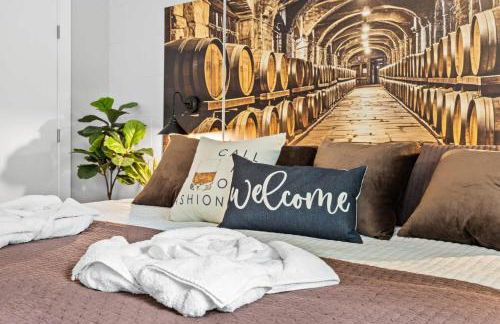 Classic Louisville Home with Contemporary Upgrades - Foto 28