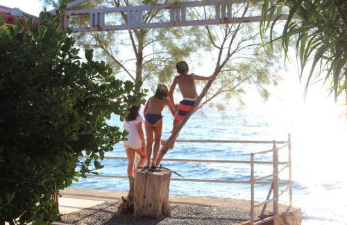 Terracotta Boutique Beach Studios - Photo 17