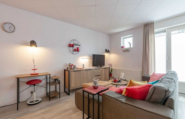 An Apartment That is Attractively Furnished - Foto 63