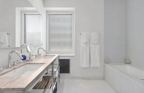 Manhattan Exclusive Apartment Midtown NYC Luxury Penthouse Sleeps 8 - Photo 15