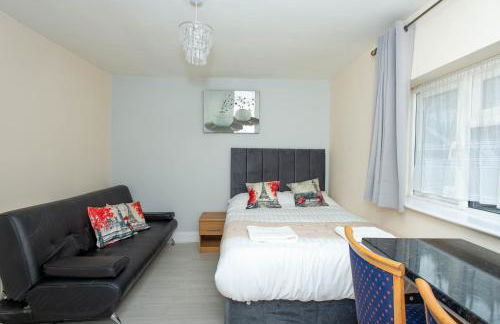 Saffron Studios - Photo 28