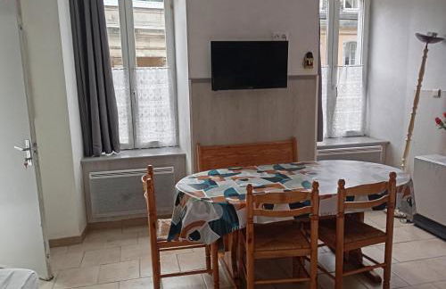 STUDIO 5 personnes N7 LUZ SAINT SAUVEUR draps et serviettes fournis - Foto 1