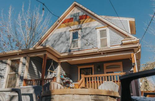 Spacious Downtown Family with Large Patio, Hot Tub, Fire Pit, by Forest & Peak Retreats - Foto 36