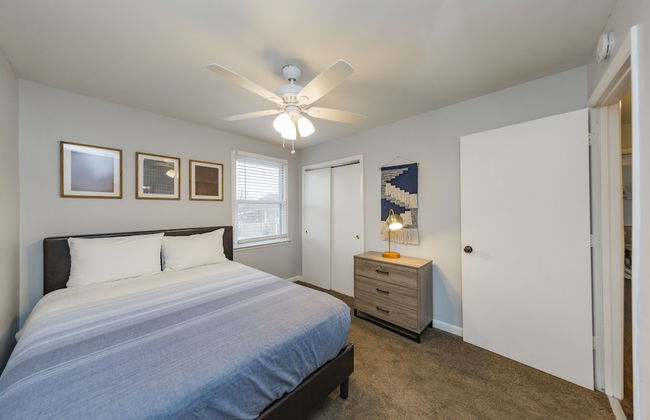 Savor the Homey Vibe at a Chilled Nest Five Min Downtown - Foto 7