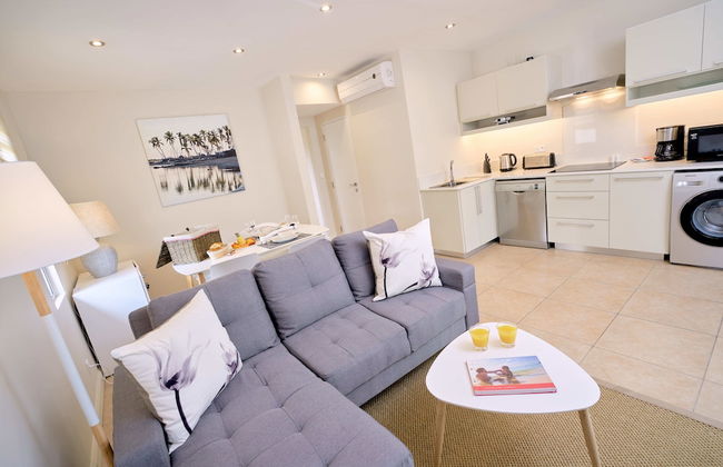 Bon Azur Beachfront Suites & Penthouses with LOV - Photo 20