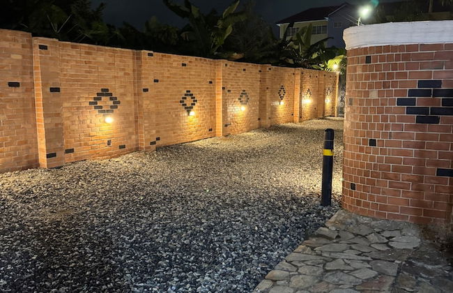 Beautiful 4-bed House in Koforidua - Photo 10