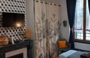 Les Loges Du Théatre 160m2 MAISON PRIVÉ 14 personnes MAX tout équipé a 200m de l'AVENUE DE CHAMPAGNE et toutes commodités DEGUSTATION CHAMPAGNE OFFERTE jacuzzi sauna jeux velos EMPLACEMENT EXCEPTIONNEL et CHIC - Foto 36