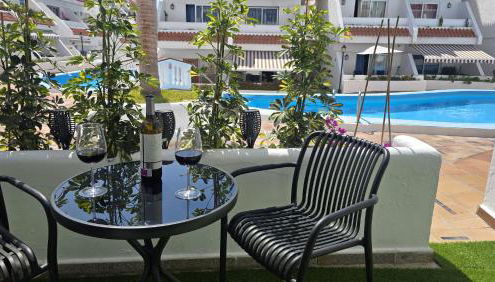 New Modern Apartment close to the Beach - Photo 5