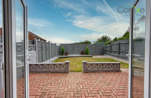 3 Bedroom Blissful Living for Contractors and Families by Coraxe Short Stays - Photo 42