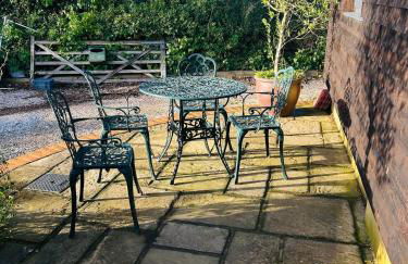 One bedroom converted barn - entire property - Foto 3