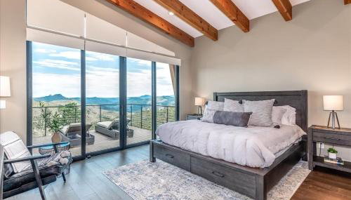 Hot Tub and Scenic Views at The Bailey Lodge - Foto 5