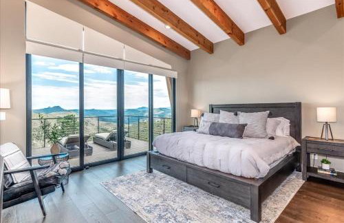 Hot Tub and Scenic Views at The Bailey Lodge - Foto 5