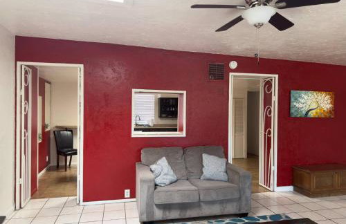 Fantastic 4 Bedroom in a Great Area - Foto 27