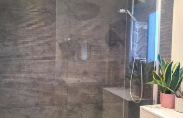 The Snuggery-Hot Tub-Free Parking-Accessible - Foto 4