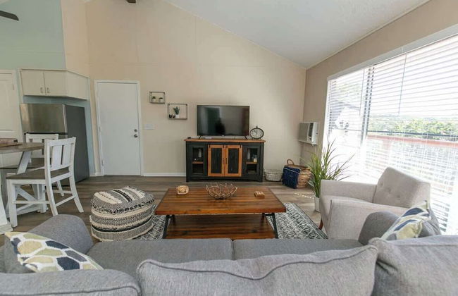 Texas Charm Cottage - 1 Block From the Lake & Hill Country Views - Foto 15