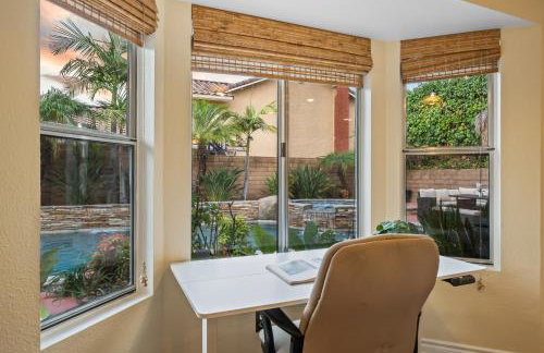 Entire Private Home with 4 Bedrooms, Pool, Hot Tub, King Bed, Garage, Available Now - Foto 50