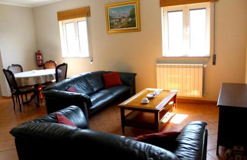 Peaceful villa in São Martinho de Mouros with private pool - Foto 9