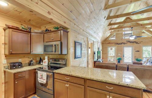 Explore Linville Falls Cabin with Game Room and Deck! - Foto 9