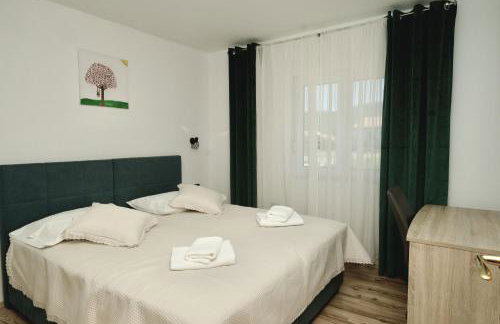 Apartment Mario - with pool - Foto 26