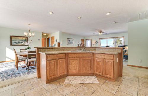 Lakefront Home with Yard and Views in Cheboygan! - Foto 11