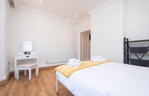 Birch - Three Tuns Apartments - Pettistree, Wickham Market - by Aldeburgh Coastal Cottages - Foto 9