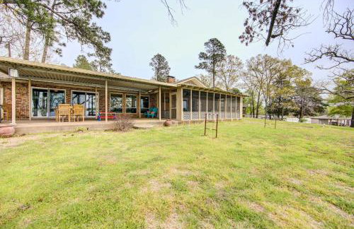 Mineola Lake House w/ Dock & Fire Pit! - Foto 1