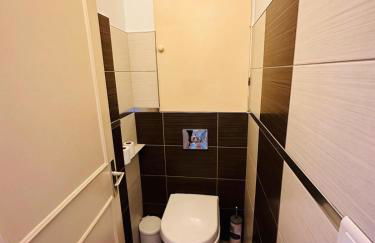 Spacieux 2 chambres 65m2 climatisé au village médiéval entre Nice et Antibes - Foto 15