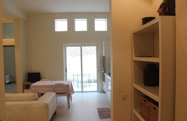 Stylish, Modern, Central Apartment in St Julians, Malta - Sleep 4 - Foto 1