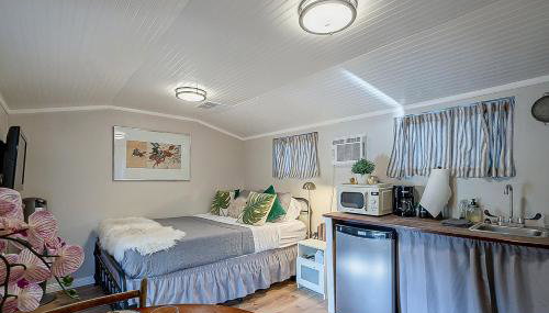 Cute Peaceful Tiny House Getaway w Backyard - Foto 2