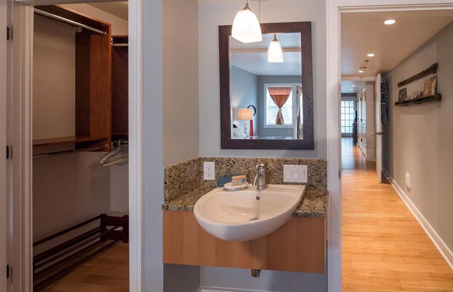 The Easy Spot Downtown Free Parking Elevator - Foto 36