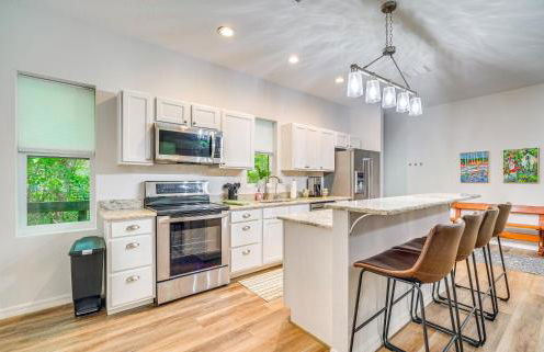 3 Mi to Silver Springs State Park Cozy Getaway! - Photo 1