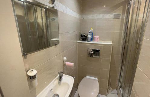 Jolie appartement Nice proche mer et aéroport Une chambre plus salon avec cuisine - Photo 9