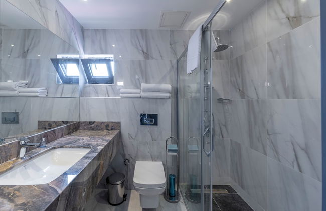 Feri Suites - Photo 80