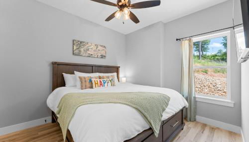 High Cliff Cabin + Private Hot tub at Table Rock Lake - Foto 3, Other