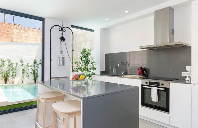 Villa With Private Terrace - Photo 13