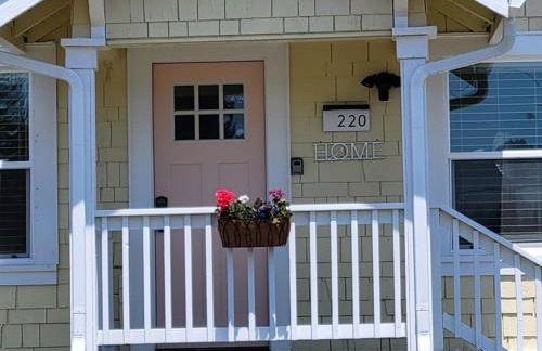#StayinMyDistrict Coos Bay Goldfinch Cottage - Foto 26