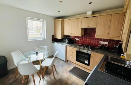 Modern 2 Bedroom GF - Aberdeen City Centre - Private Car Park - Photo 5