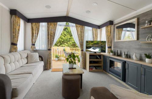 Lake View Escape - Fishing Lakes, Heated Outdoor Swimming Pool 500yrds on Sister Park , Pool Open April to September - Foto 6