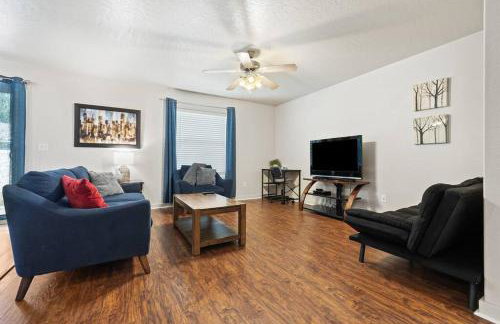 Charming home w/ Fenced Yard On Quiet Street (98) - Foto 10