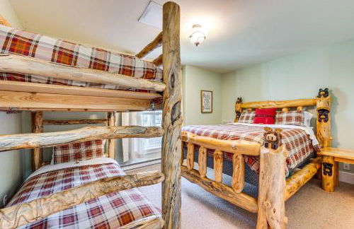 Secluded Log Cabin with Game Room and Forest Views - Foto 28