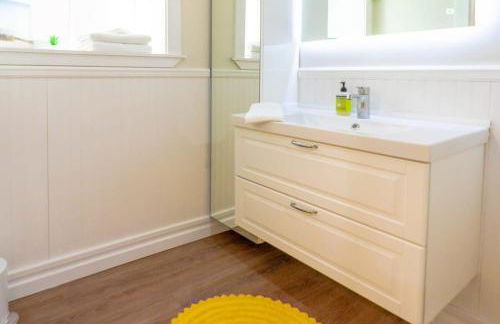 Tower Grove Park 4BR Home with Garage ABODEbucks - Photo 37