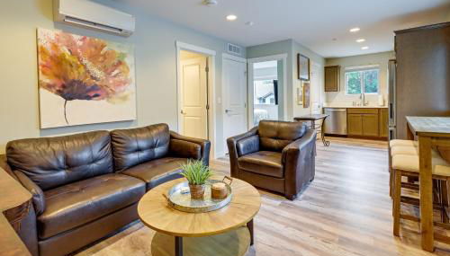 Easy Commuting! Modern SeaTac Unit with Fireplace - Foto 5