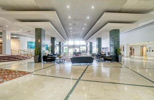 Deluxe Studios and Apartments at the Casablanca - Photo 60